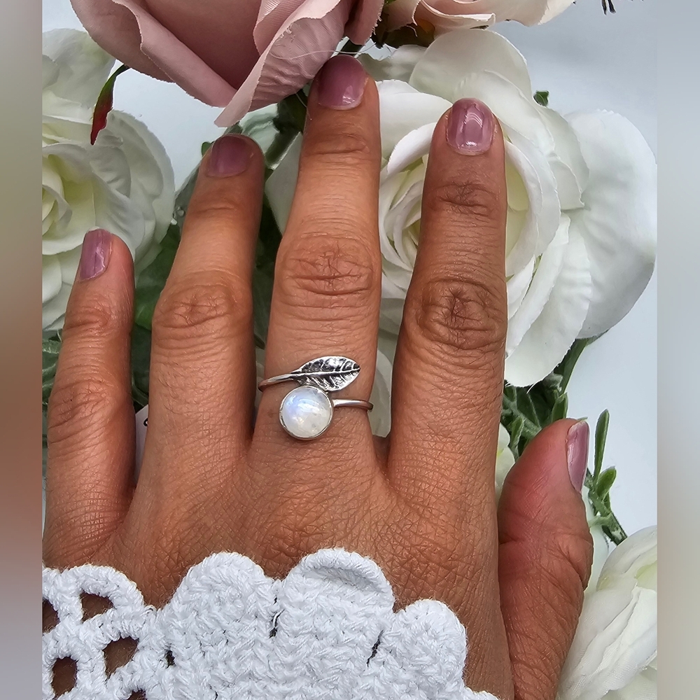 🥰 CALM LEAF RING - Picture 2 of 7
